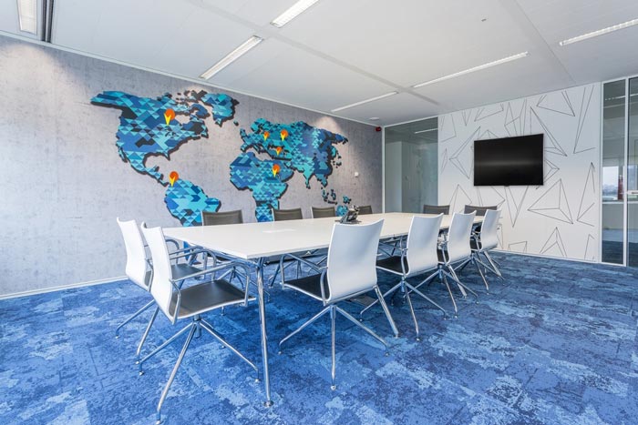 跨境金融机构办公室会议室装修设计案例效果图