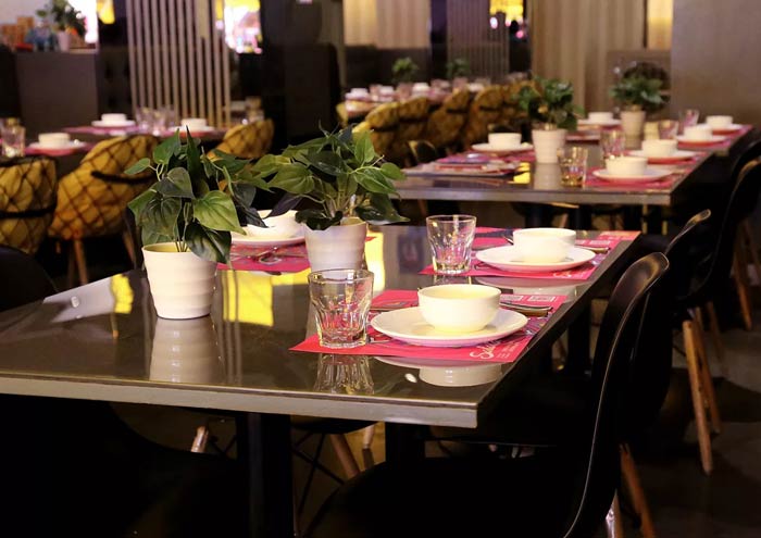 东南亚主题餐厅餐桌装修设计效果图