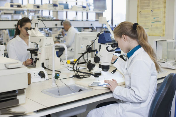 背靠背的办公桌间距多少合适