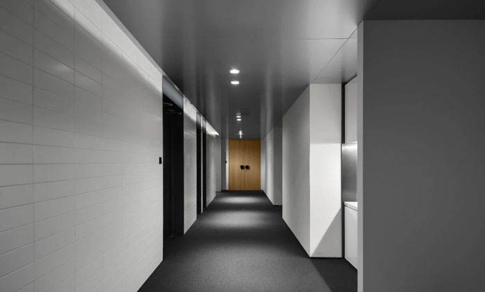企业总部办公楼走廊装修设计效果图