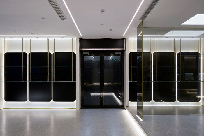 1300平方办公室展示区入口装修设计效果图