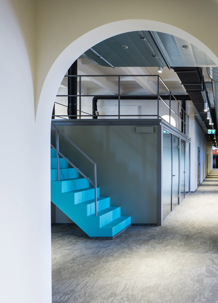 科技公司loft办公室入口设计方案