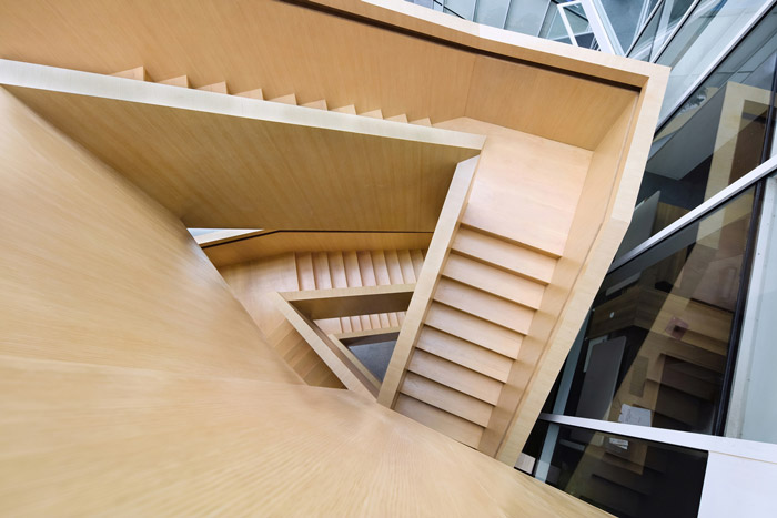 集团总部办公楼楼梯装修设计效果图